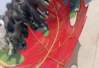 鏤空楓葉雕塑制造，街景小品，鐵藝楓葉雕塑廠家優價