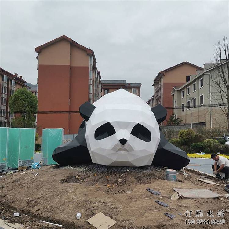 熊貓雕塑預(yù)定，城區(qū)小品，烤漆切面熊貓雕塑制造商