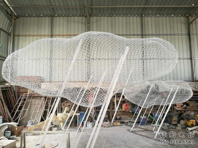 鏤空云朵雕塑，編織工藝制作，金屬景觀雕塑
