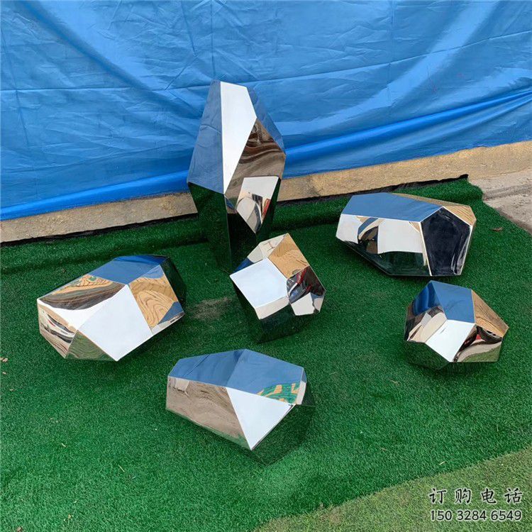 鏡面鵝卵石雕塑