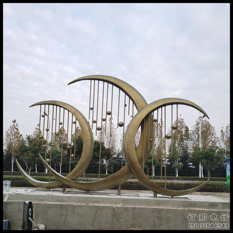 大型月亮雕塑公司，花園小品，月亮水簾雕塑廠家提供