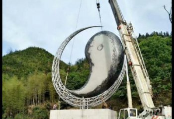 大型月亮雕塑，鍍銅景觀雕塑，鏡面工藝