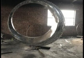 金屬月亮船雕塑制作，城市裝飾，不銹鋼月亮船雕塑標(biāo)準(zhǔn)