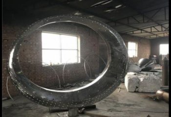 房地產(chǎn)月牙雕塑