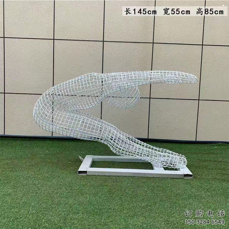 鏤空運(yùn)動(dòng)員雕塑定做，小區(qū)擺件，體育人物雕塑制作