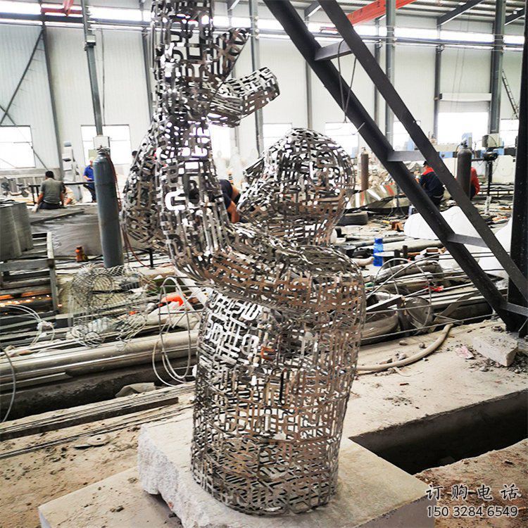 鏤空人物雕塑觀賞型，公園小品，鐵藝字母人物雕塑常用