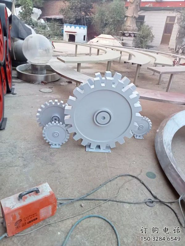 金屬車輪雕塑觀賞型，城市裝飾，空間車輪雕塑標準