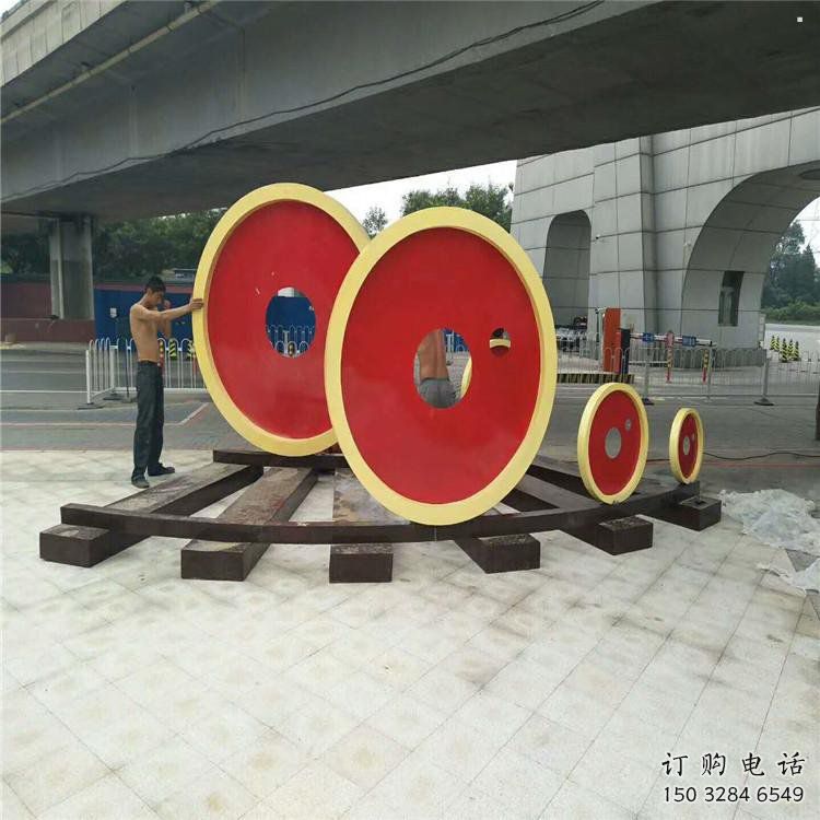 景區(qū)車輪雕塑供給，美陳雕塑，大型車輪雕塑供求