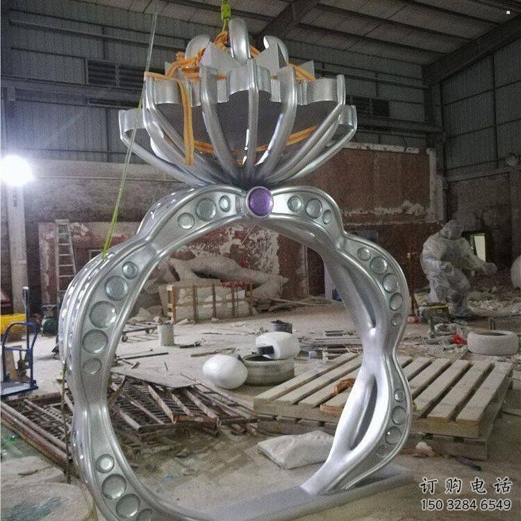 不銹鋼鉆戒雕塑制造，白鋼構(gòu)件，鉆戒雕塑提供