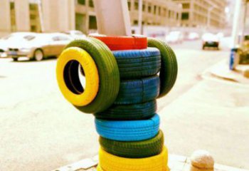 廣場輪胎雕塑供求，露天雕塑，企業輪胎雕塑標準