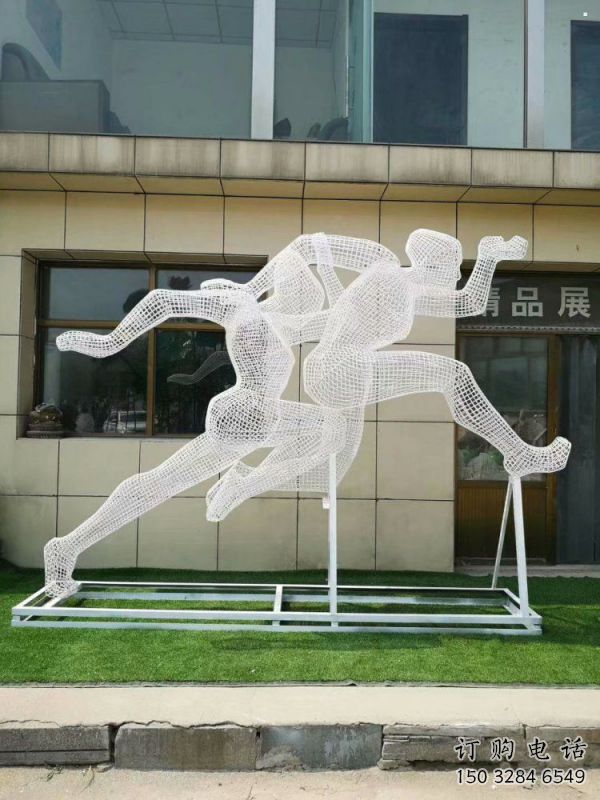 瓊山鏤空跨欄雕塑制造商，透雕雕塑，鐵藝體育人物雕塑供給