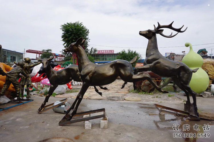 黃岡戶外小鹿批發(fā)，動物雕塑，梅花鹿銅雕塑供求