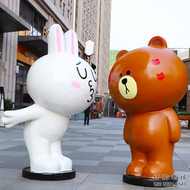 寬城步行街布朗熊雕塑，玻璃鋼動物雕塑，卡通方式