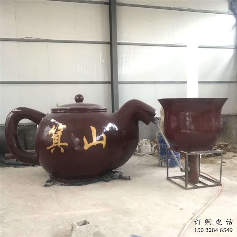 德宏商業街酒壺雕塑