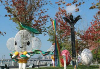 嘉興戶外鏤空卡通雕塑供應，花園小品，鐵藝卡通雕塑展品